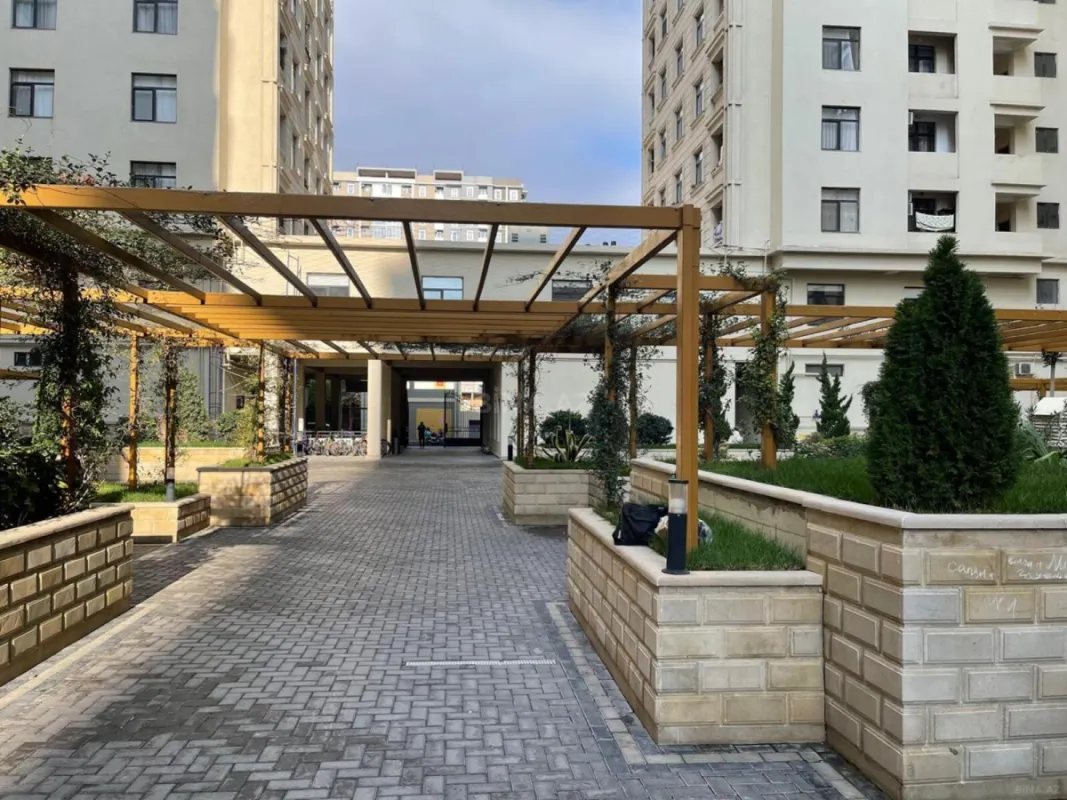 Satılır 2 otaqlı mənzil 83 m²