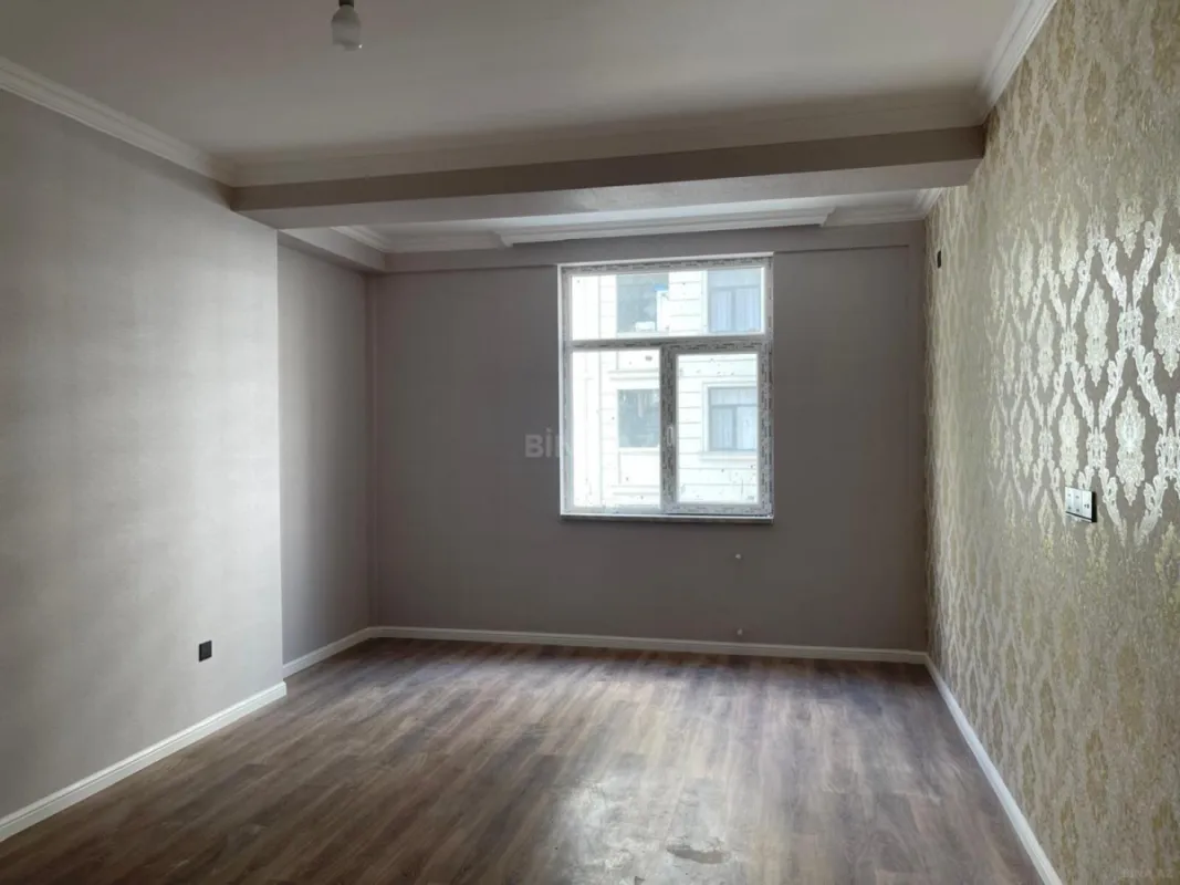 Satılır 2 otaqlı mənzil 83 m²
