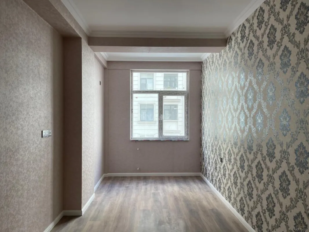 Satılır 2 otaqlı mənzil 83 m²