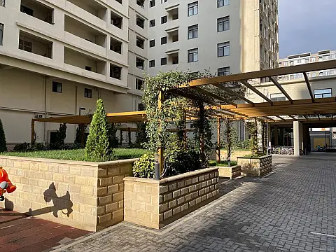 Satılır 2 otaqlı mənzil 83 m²