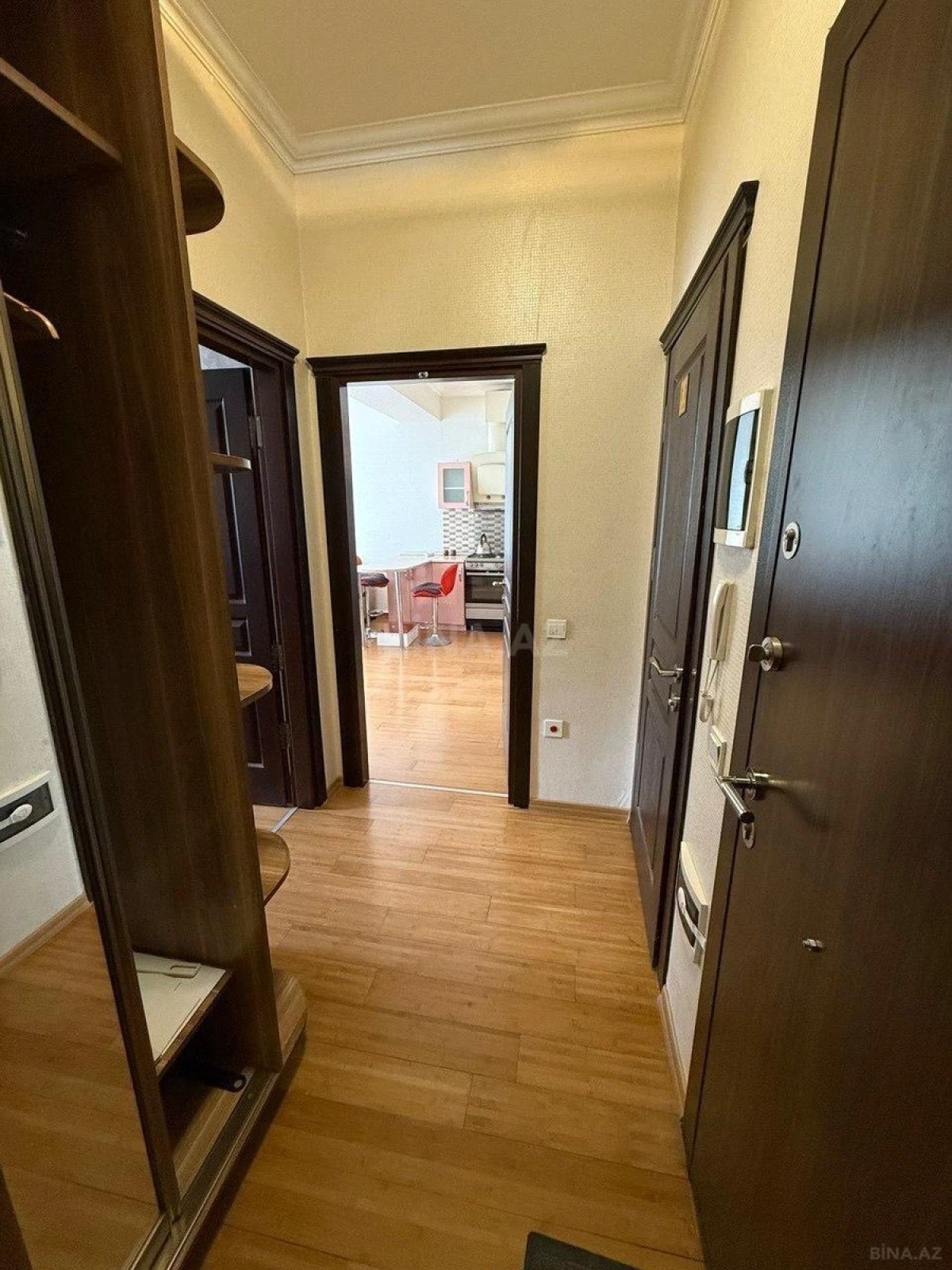 Kirayə verilir 2 otaqlı mənzil 70 m²
