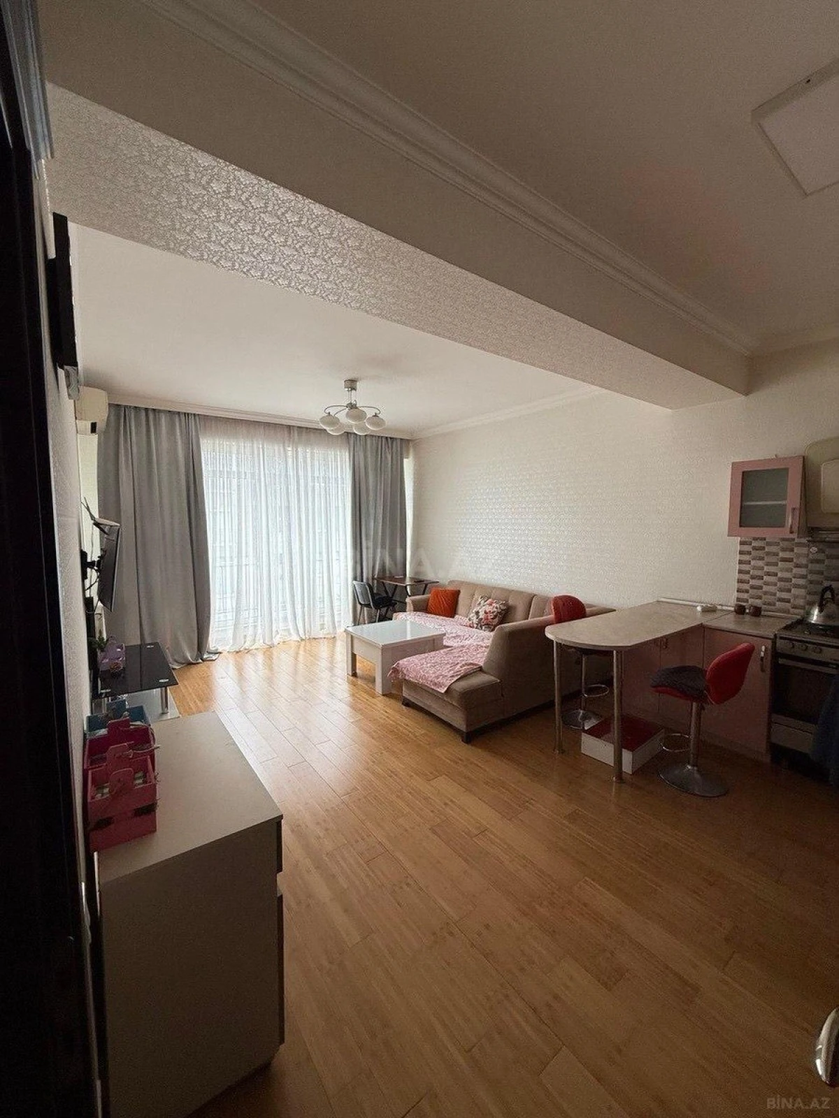 Kirayə verilir 2 otaqlı mənzil 70 m²