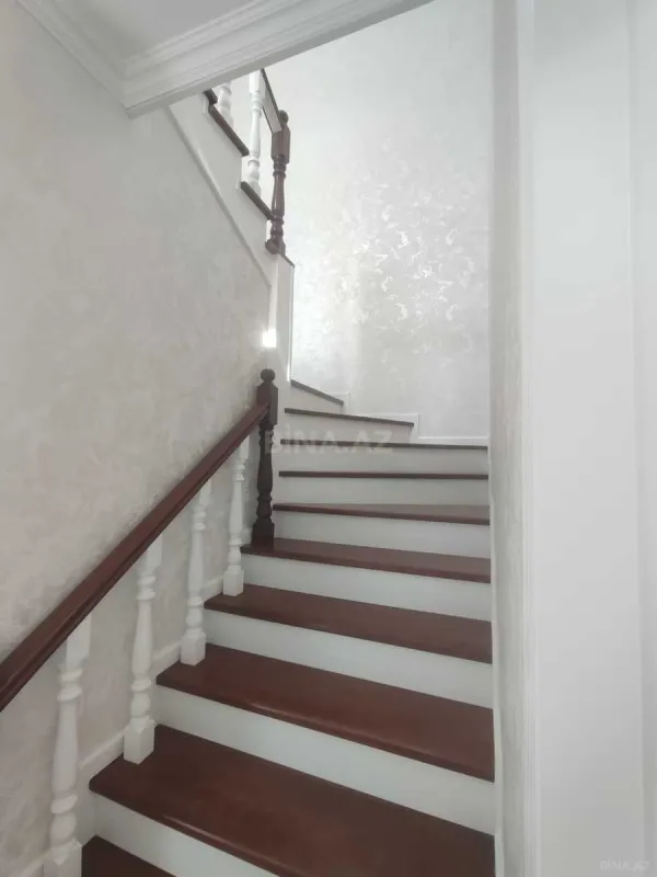 Satılır 4 otaqlı həyət evi 130 m²