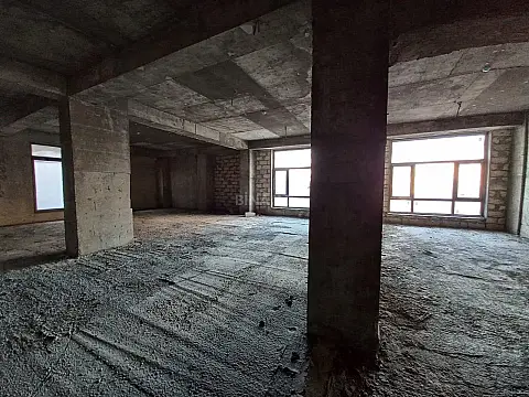 Satılır obyekt 1200 m²