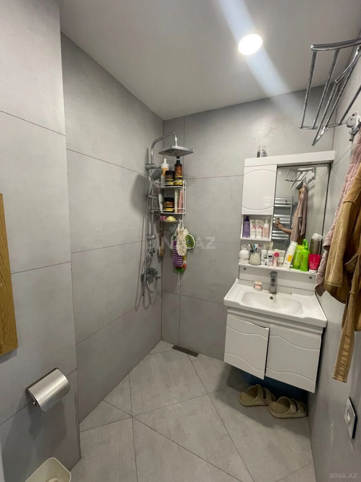 Kirayə verilir 2 otaqlı mənzil 75 m²