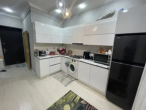 Kirayə verilir 2 otaqlı mənzil 75 m²