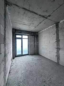 Satılır 4 otaqlı mənzil 186 m²