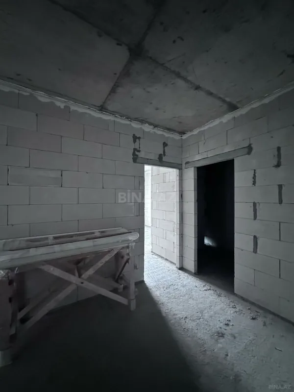 Satılır 4 otaqlı mənzil 186 m²