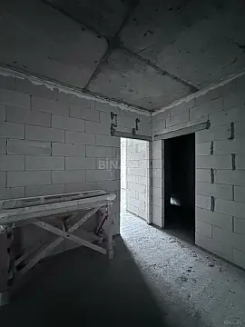 Satılır 4 otaqlı mənzil 186 m²