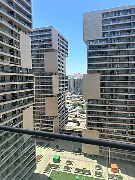 Satılır 4 otaqlı mənzil 186 m²