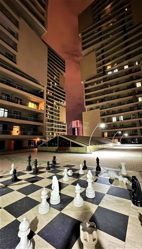 Satılır 4 otaqlı mənzil 186 m²