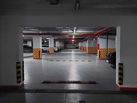 Satılır 4 otaqlı mənzil 186 m²