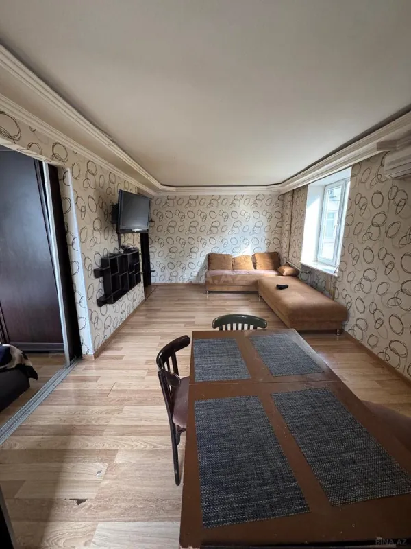 Kirayə verilir 2 otaqlı mənzil 40 m²