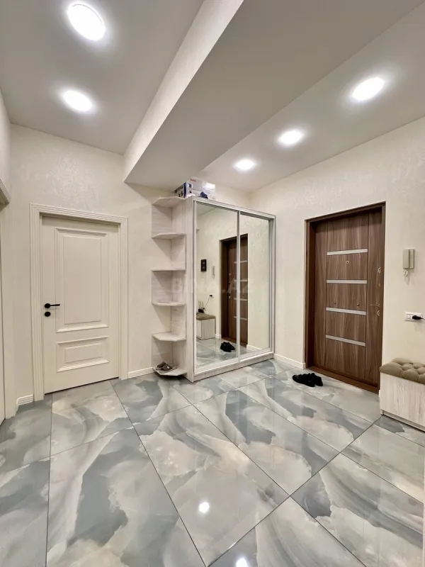 Satılır 3 otaqlı mənzil 95 m²