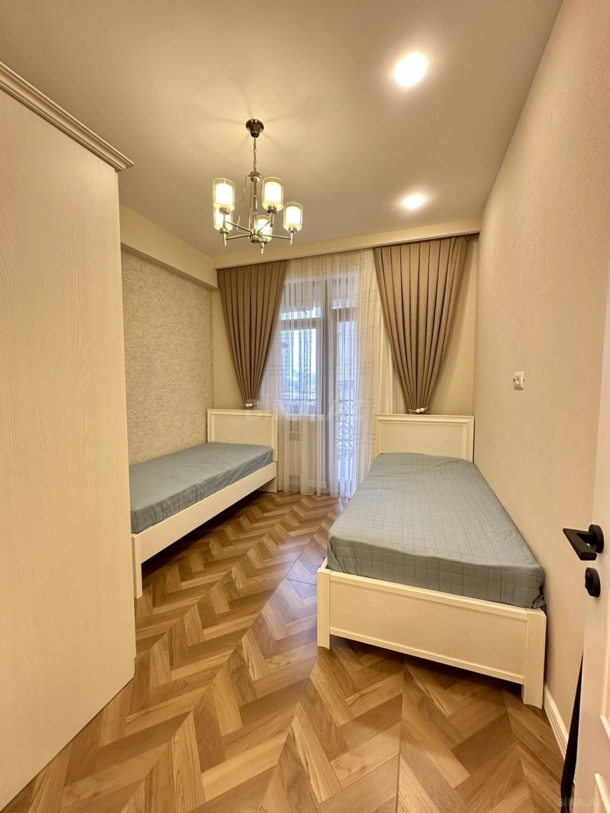 Satılır 3 otaqlı mənzil 95 m²