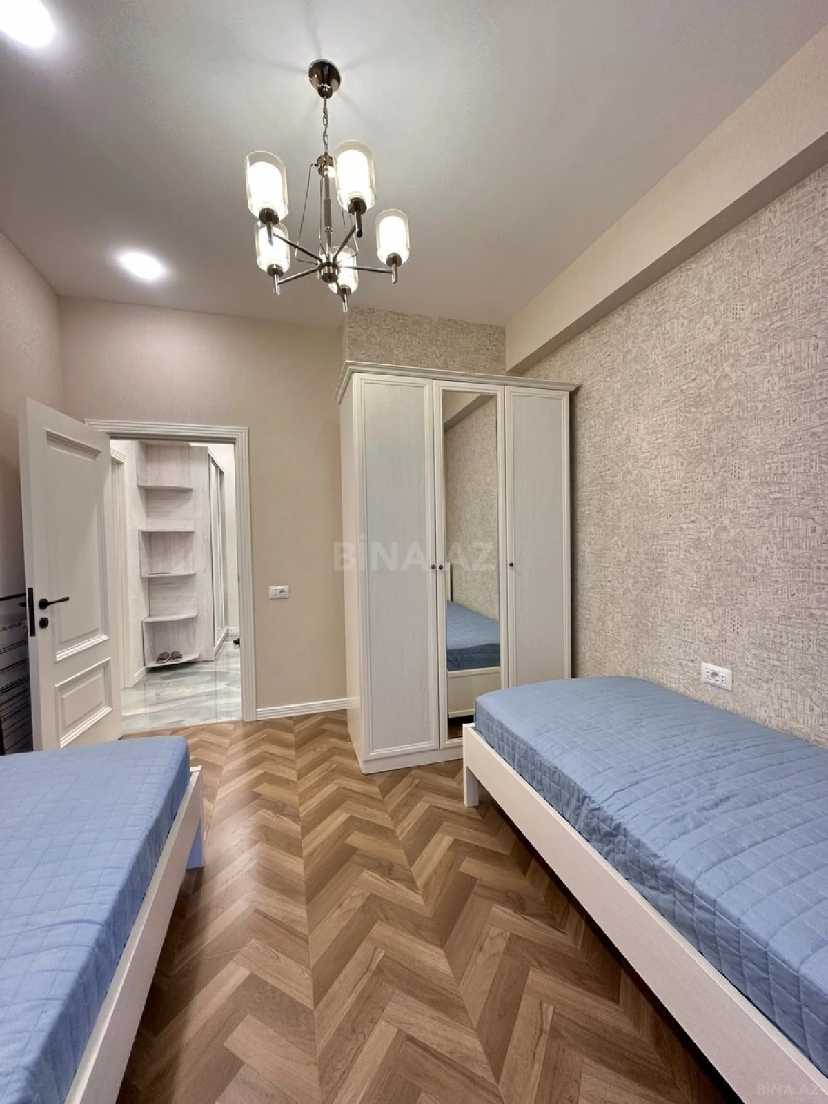 Satılır 3 otaqlı mənzil 95 m²