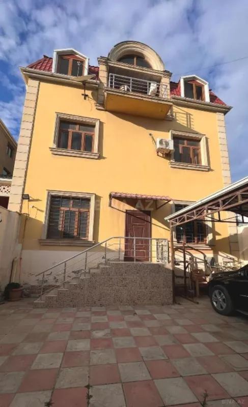 Satılır 7 otaqlı həyət evi 330 m²