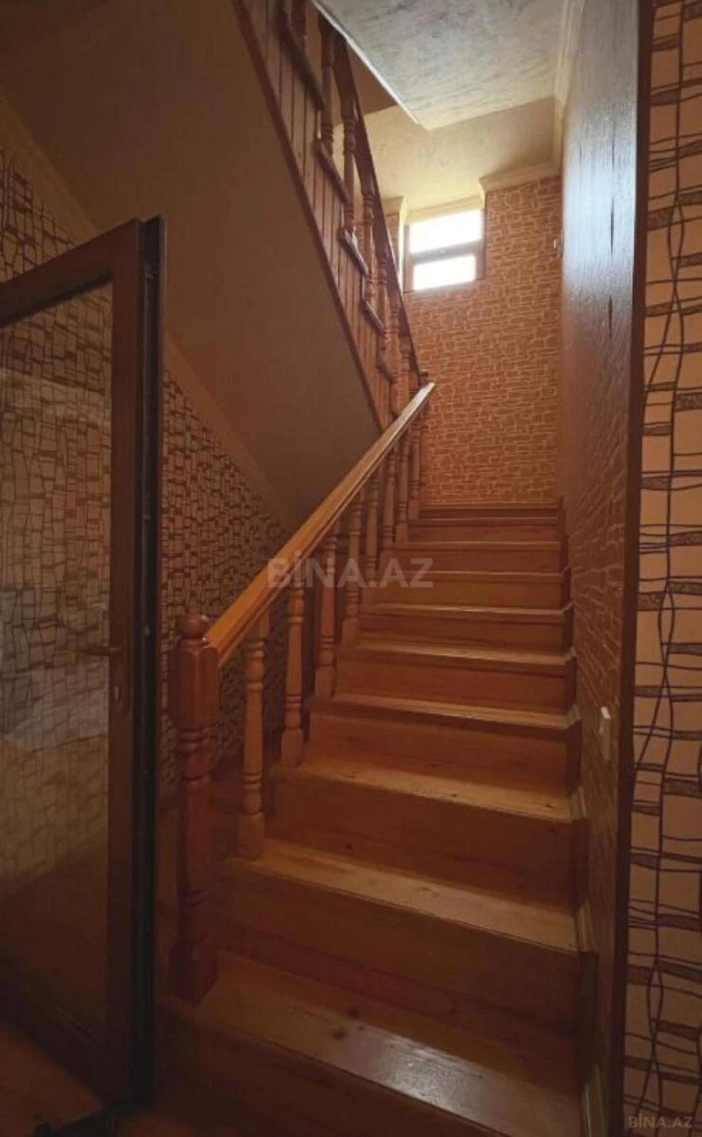 Satılır 7 otaqlı həyət evi 330 m²