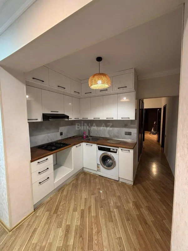 Kirayə verilir 2 otaqlı mənzil 87 m²