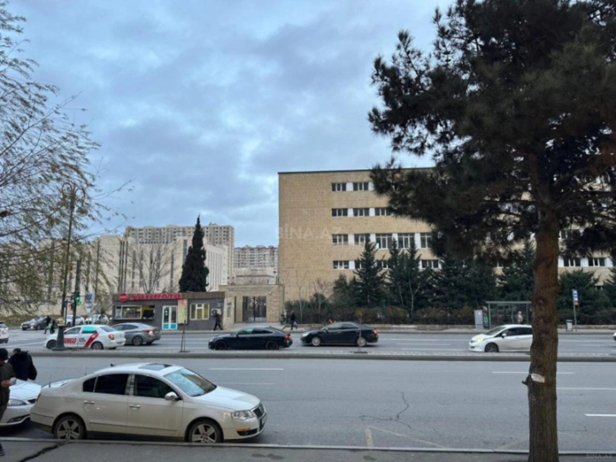 Kirayə verilir obyekt 160 m²