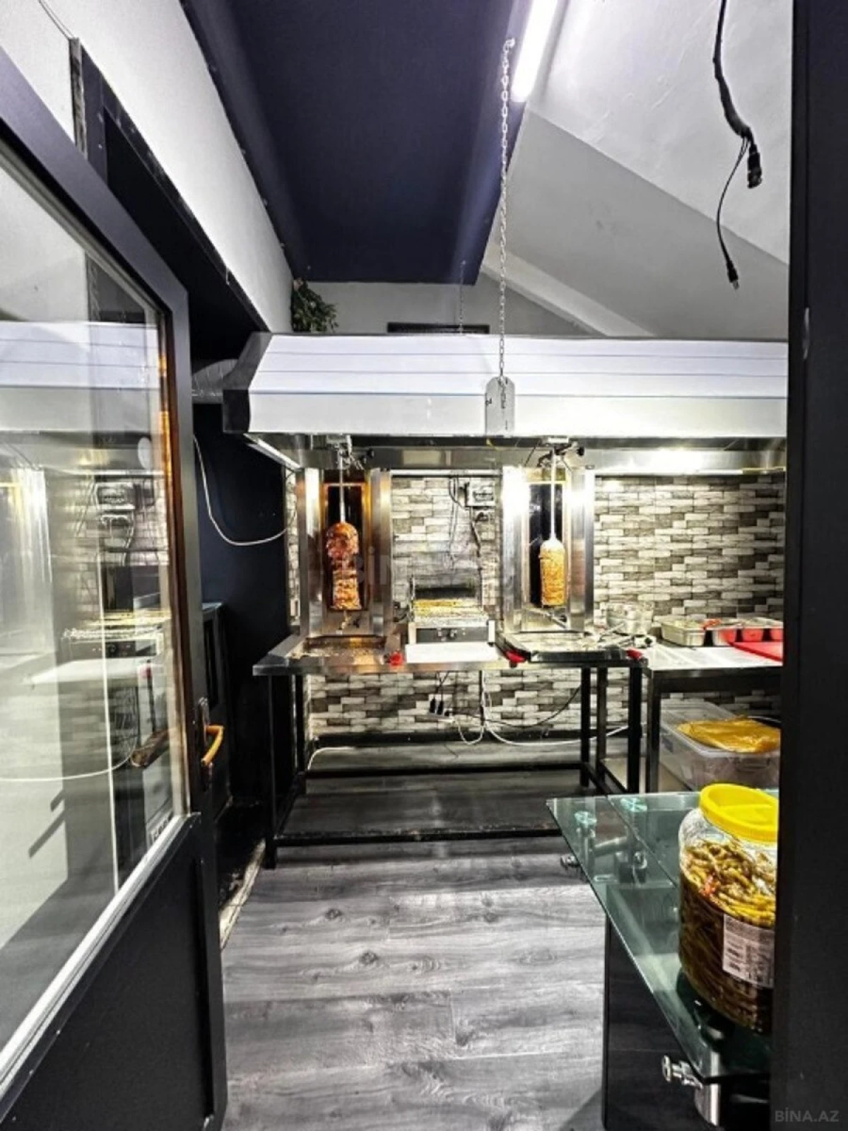 Kirayə verilir obyekt 160 m²