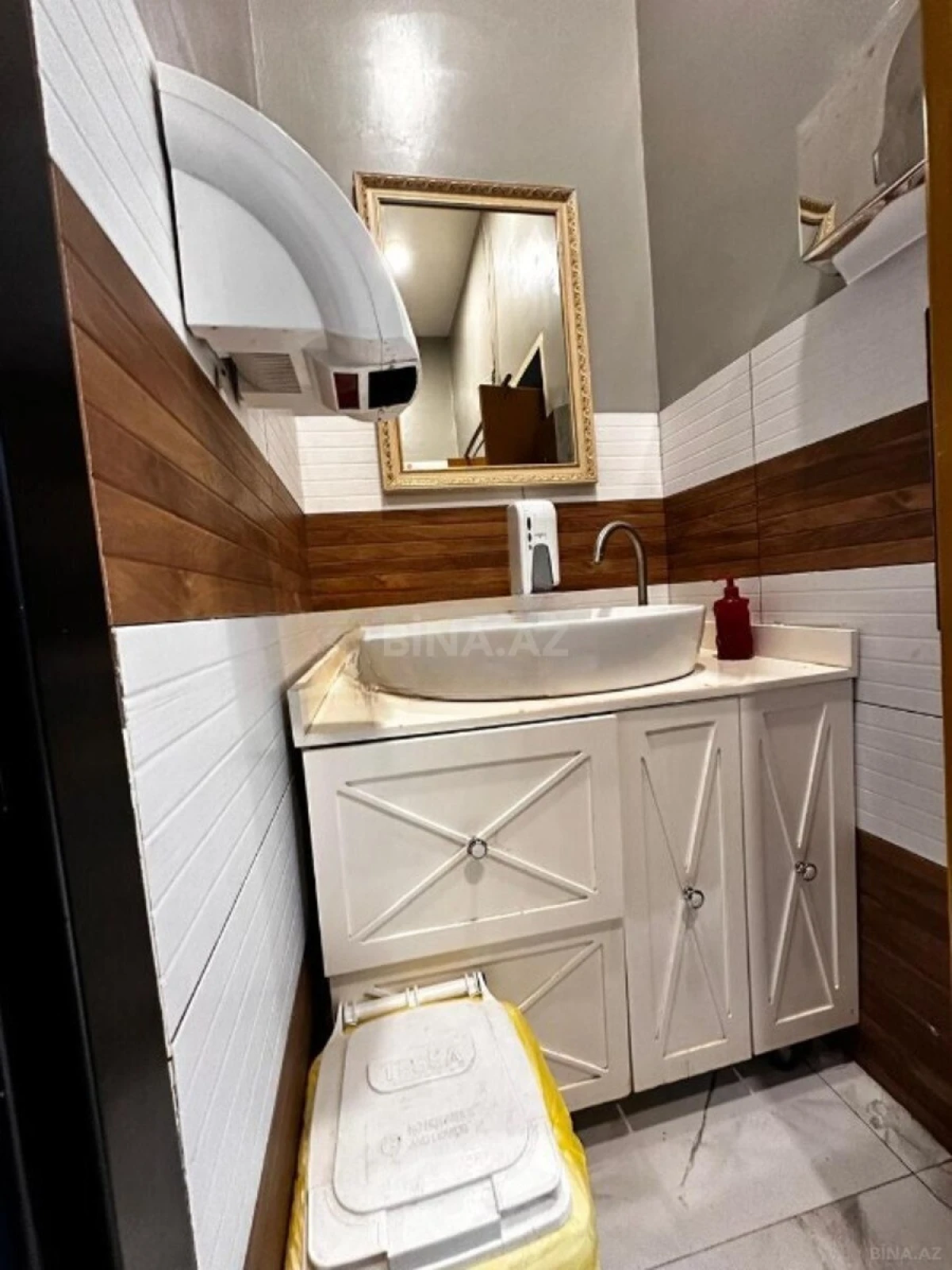 Kirayə verilir obyekt 160 m²