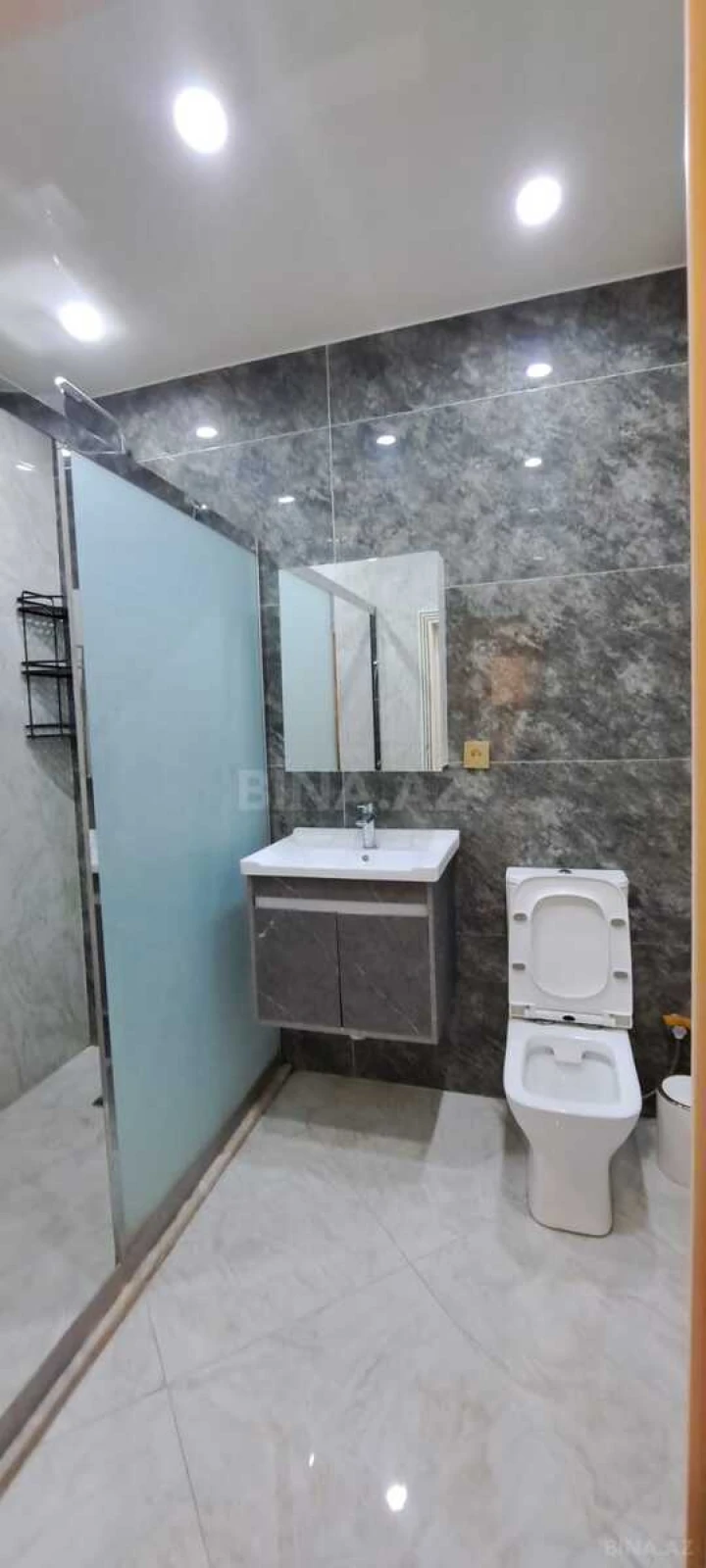 Kirayə verilir 2 otaqlı mənzil 65 m²
