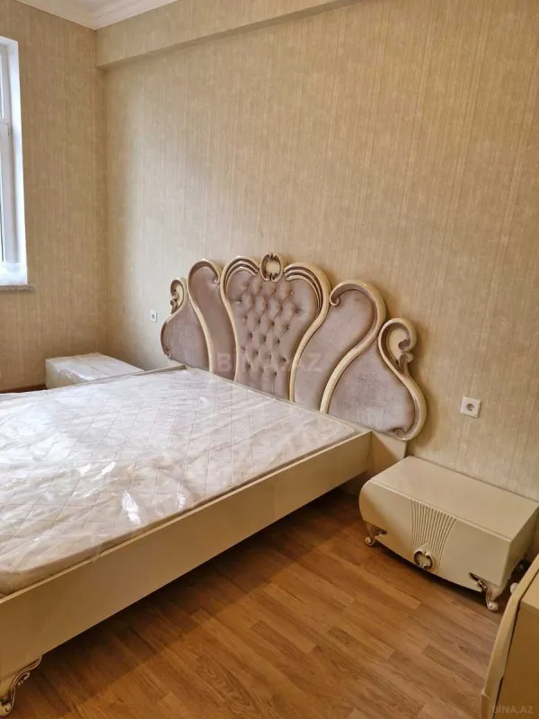 Kirayə verilir 2 otaqlı mənzil 90 m²