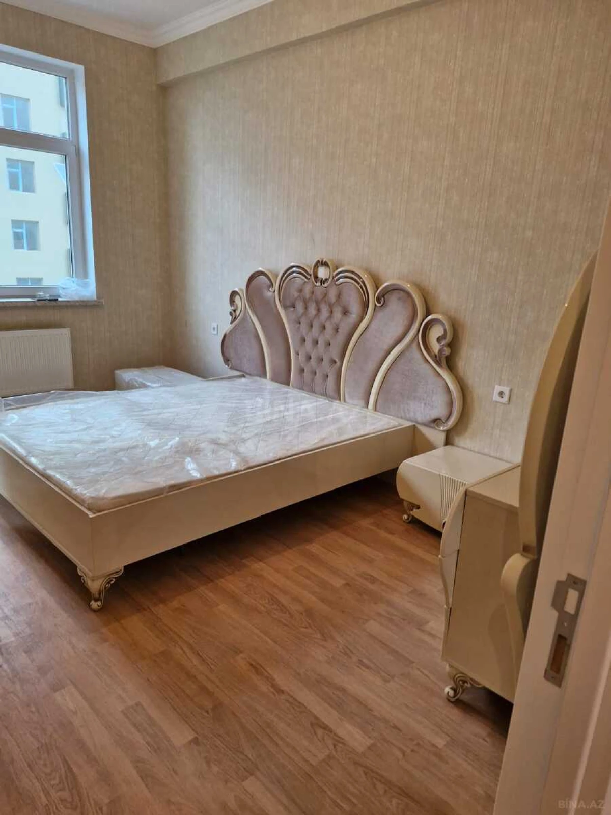 Kirayə verilir 2 otaqlı mənzil 90 m²