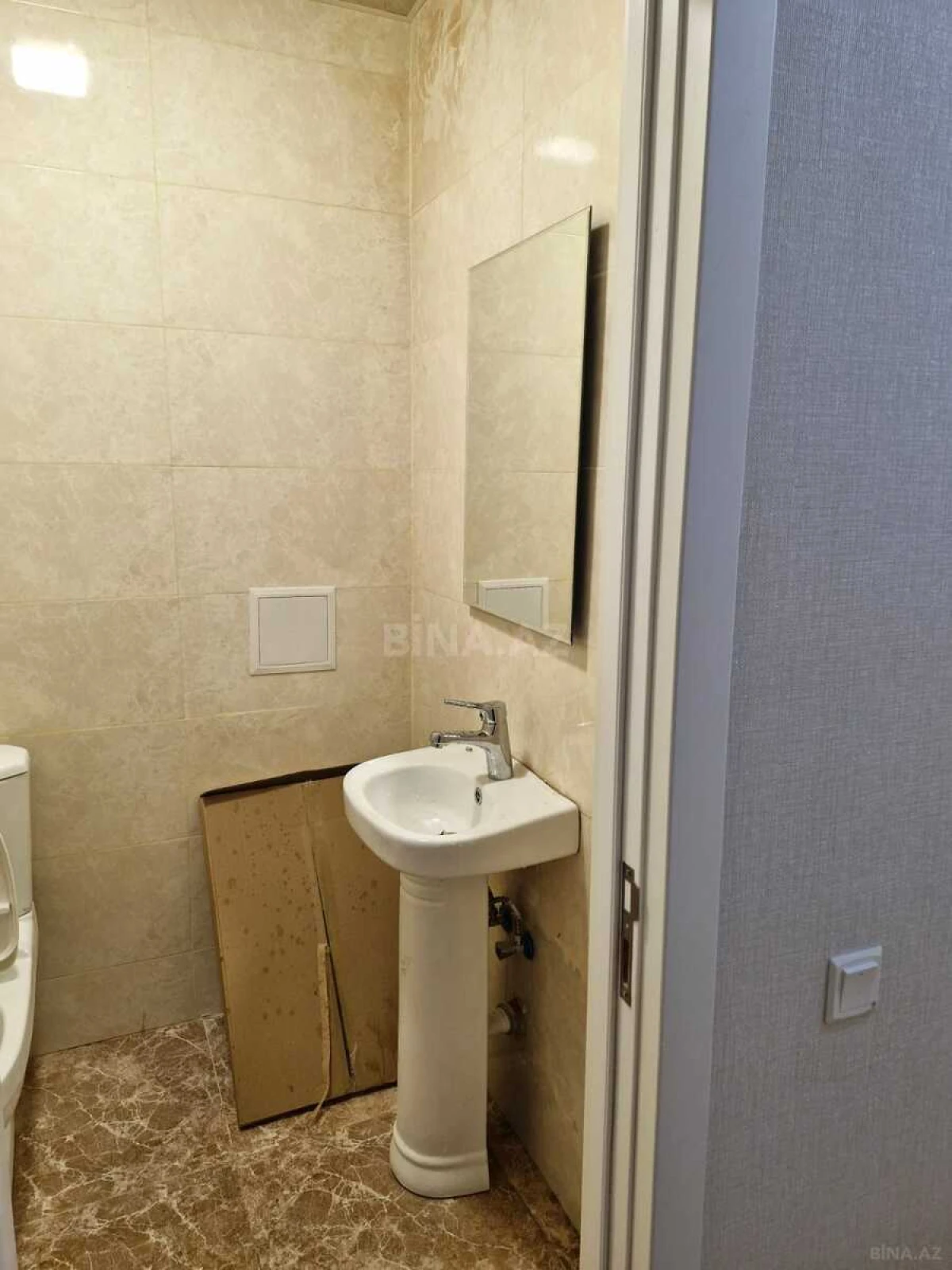 Kirayə verilir 2 otaqlı mənzil 90 m²
