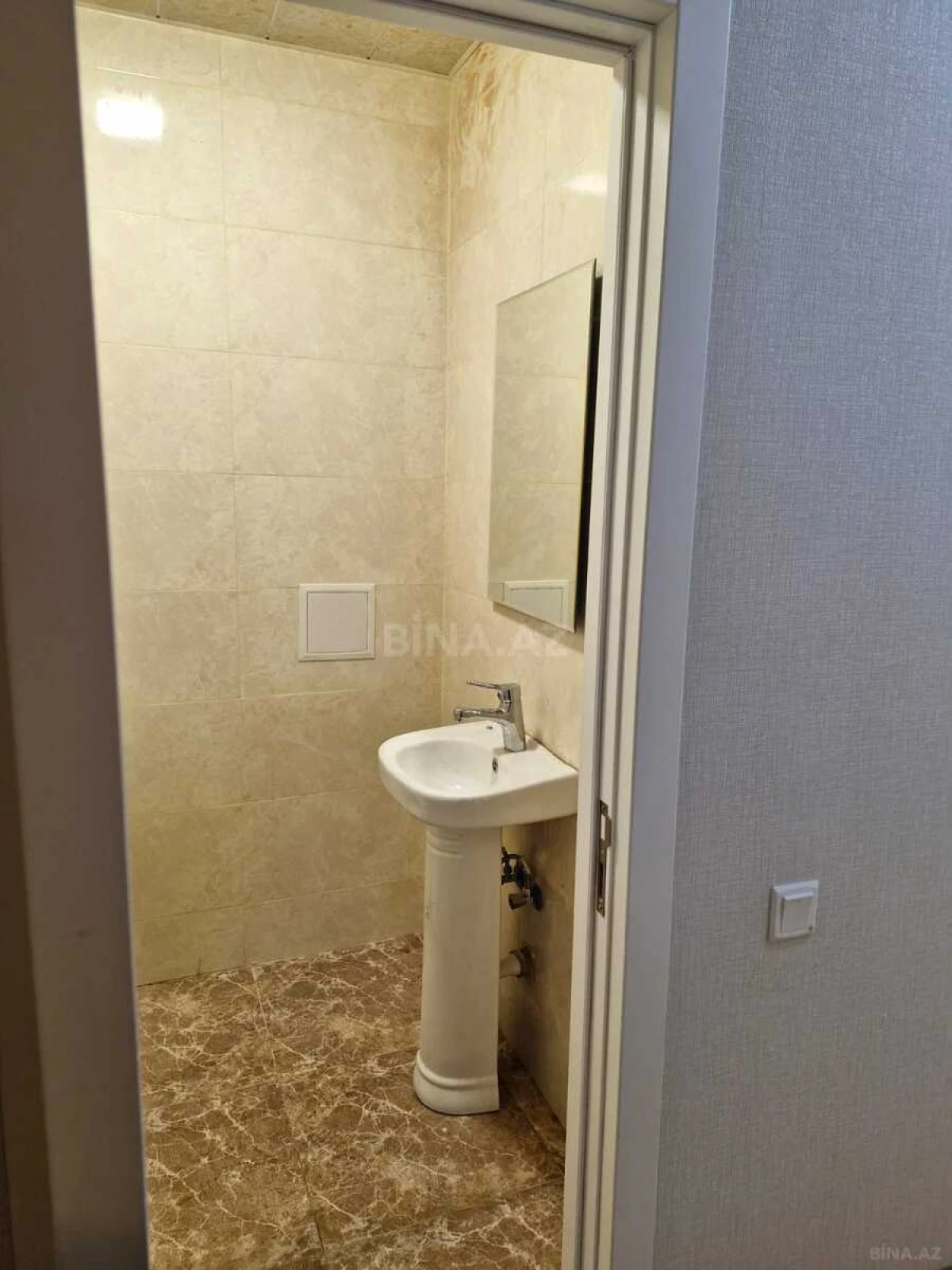 Kirayə verilir 2 otaqlı mənzil 90 m²