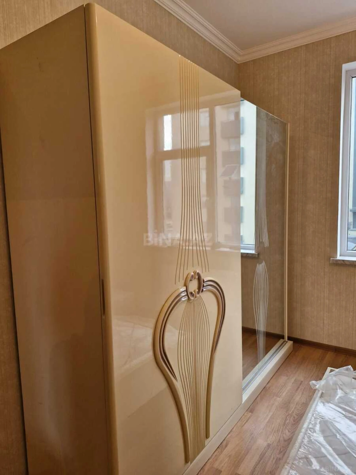 Kirayə verilir 2 otaqlı mənzil 90 m²