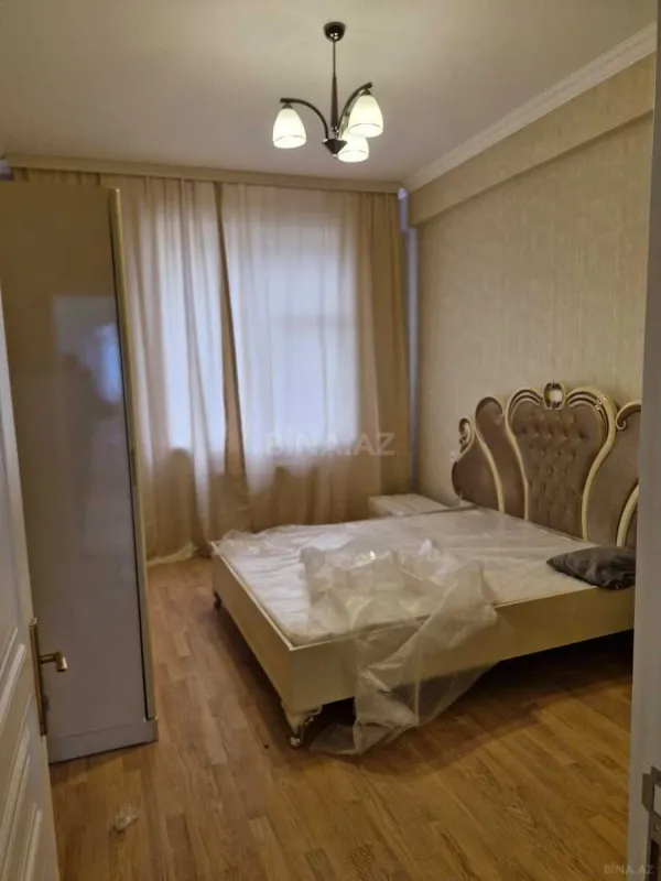 Kirayə verilir 2 otaqlı mənzil 90 m²