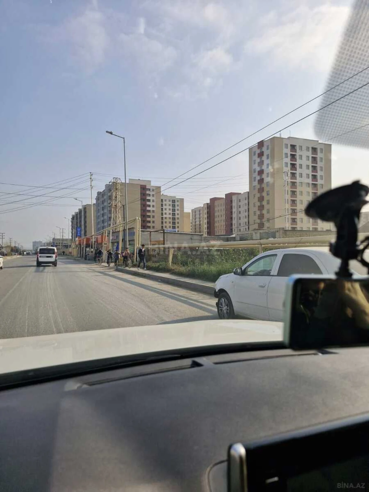 Kirayə verilir 2 otaqlı mənzil 90 m²