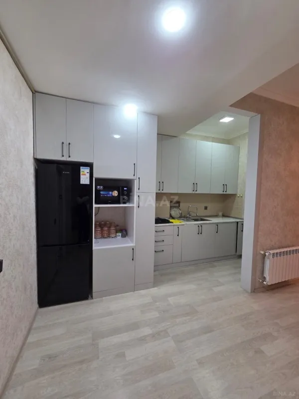 Kirayə verilir 2 otaqlı mənzil 78 m²