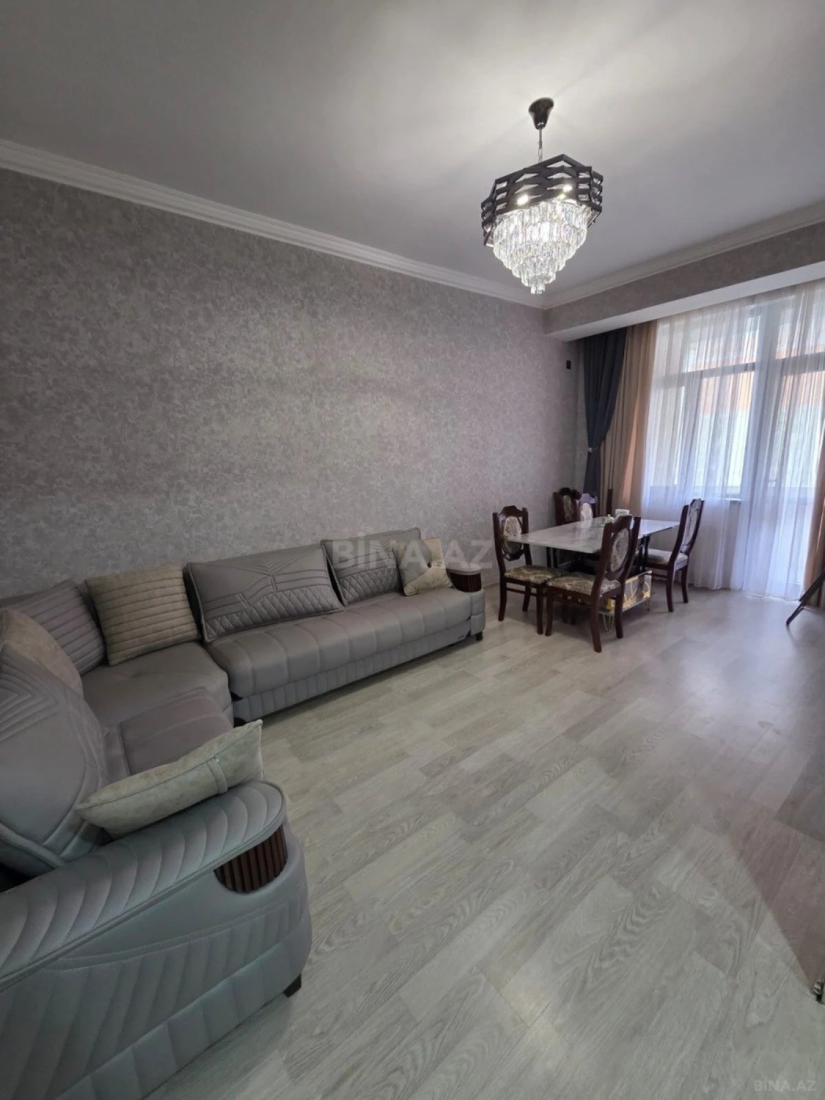 Kirayə verilir 2 otaqlı mənzil 78 m²