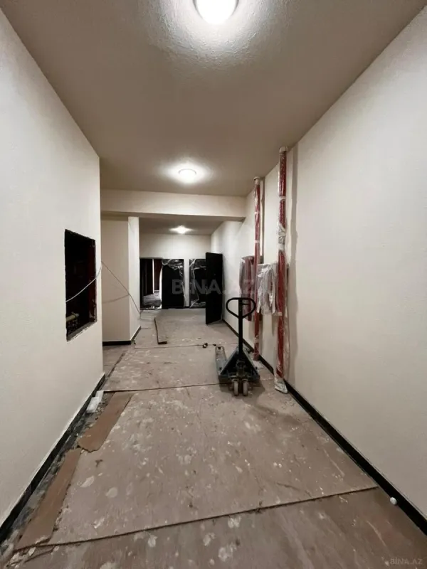 Satılır 4 otaqlı mənzil 180 m²