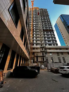 Satılır 4 otaqlı mənzil 180 m²