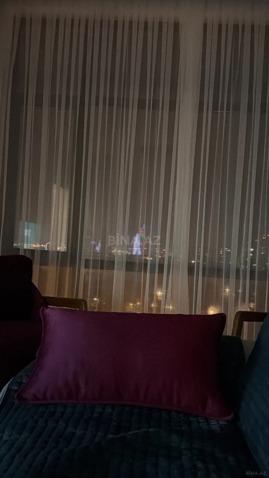 Satılır 3 otaqlı mənzil 140 m²