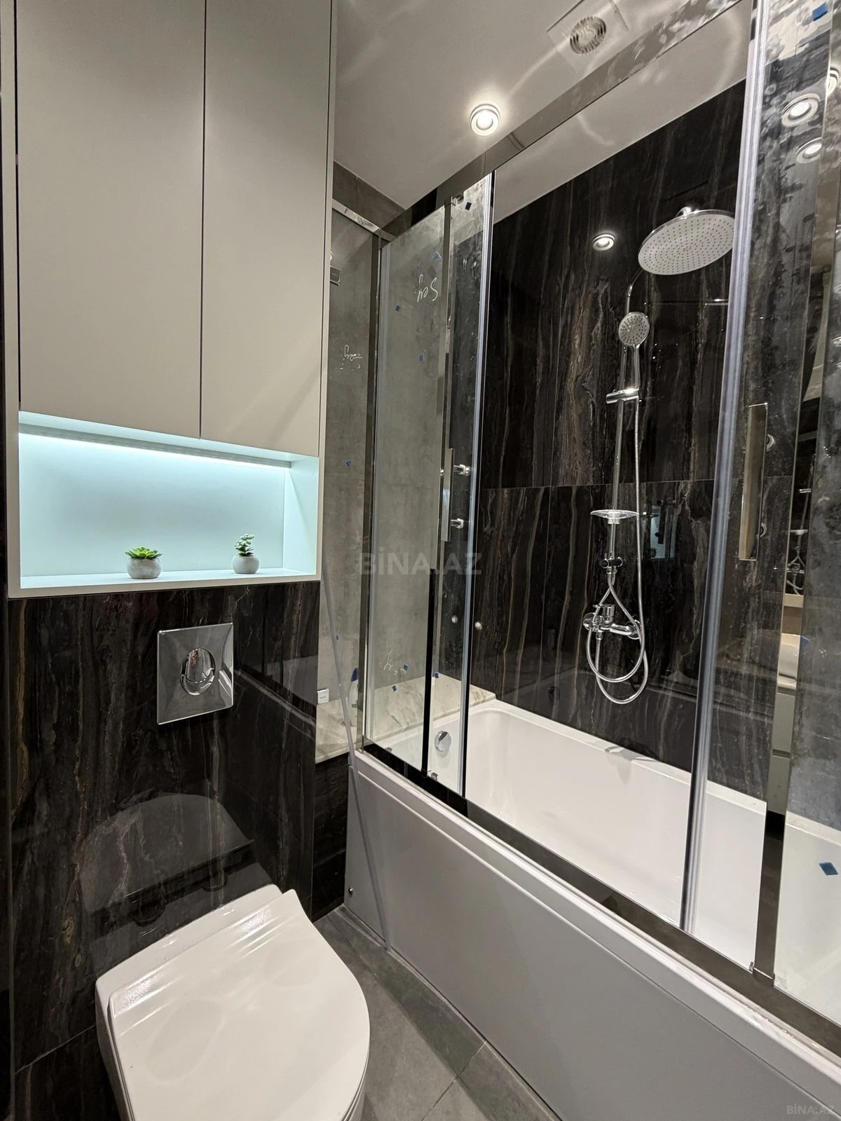 Satılır 3 otaqlı mənzil 140 m²