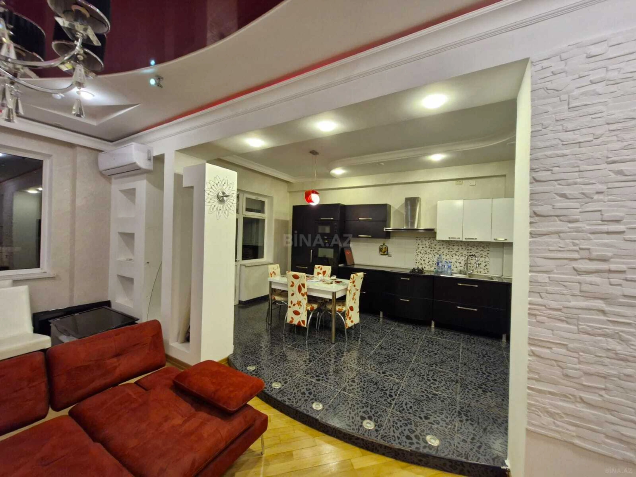 Kirayə verilir 3 otaqlı mənzil 110 m²