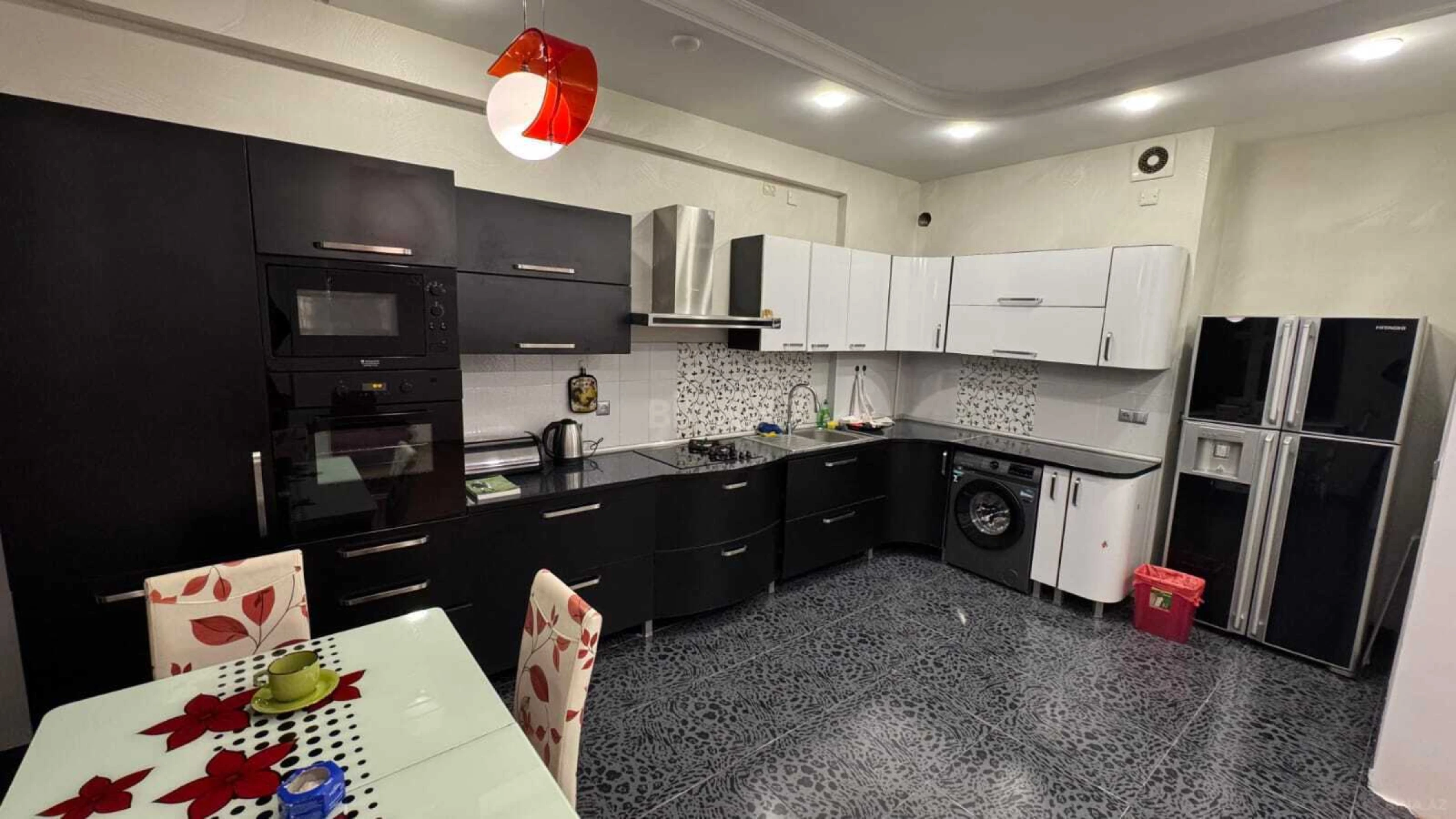 Kirayə verilir 3 otaqlı mənzil 110 m²