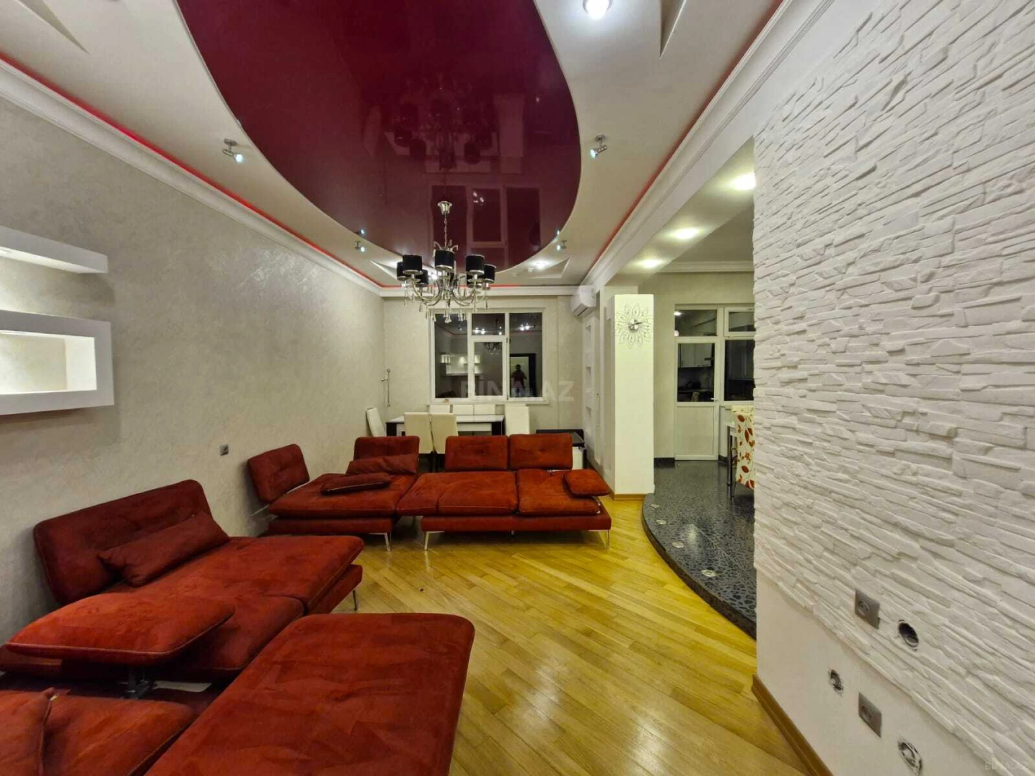 Kirayə verilir 3 otaqlı mənzil 110 m²
