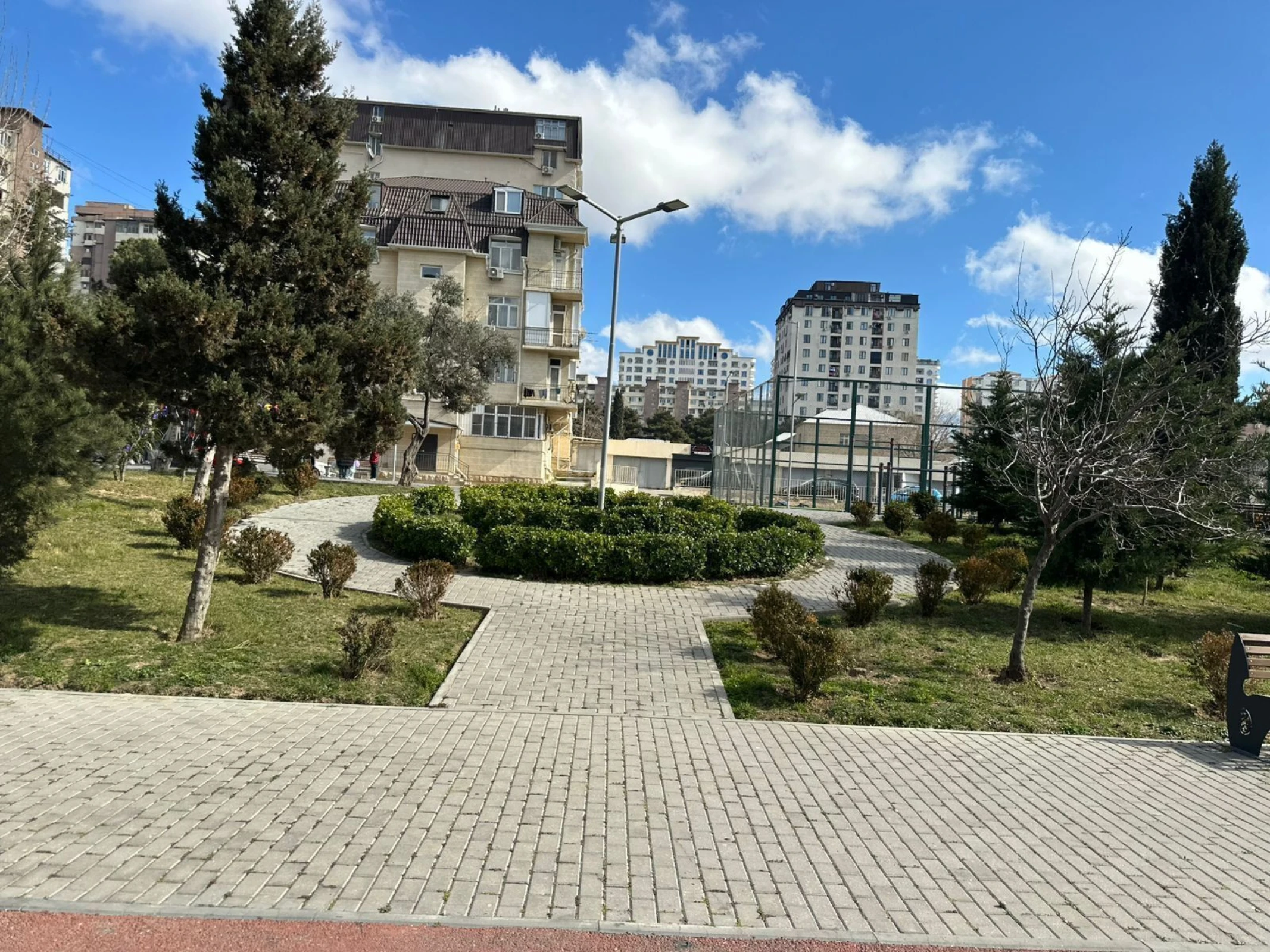 Satılır 3 otaqlı mənzil 90 m²