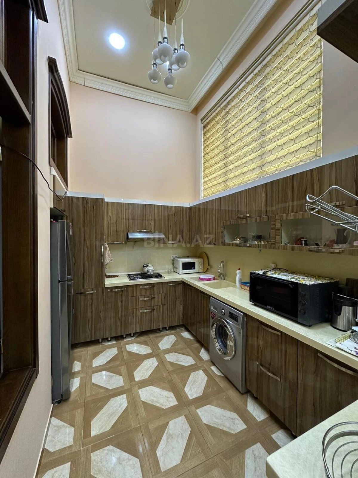 Kirayə verilir 2 otaqlı mənzil 80 m²
