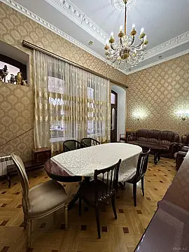 Kirayə verilir 2 otaqlı mənzil 80 m²