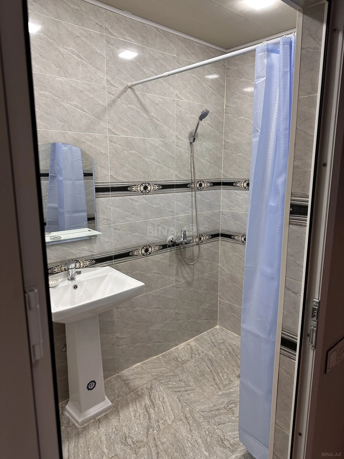 Kirayə verilir 2 otaqlı mənzil 64 m²