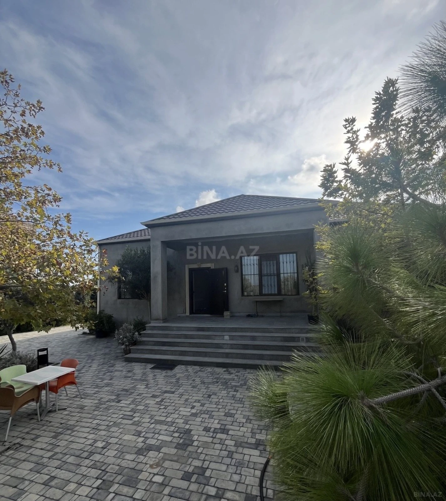 Satılır 6 otaqlı həyət evi 200 m²