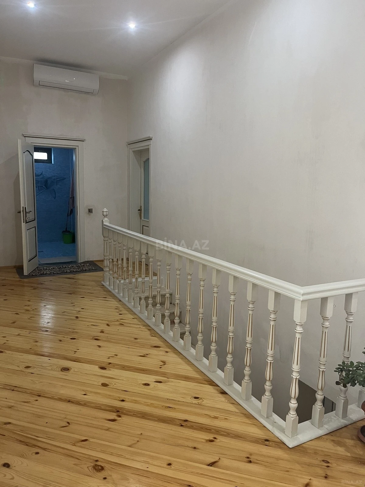 Satılır 6 otaqlı həyət evi 200 m²