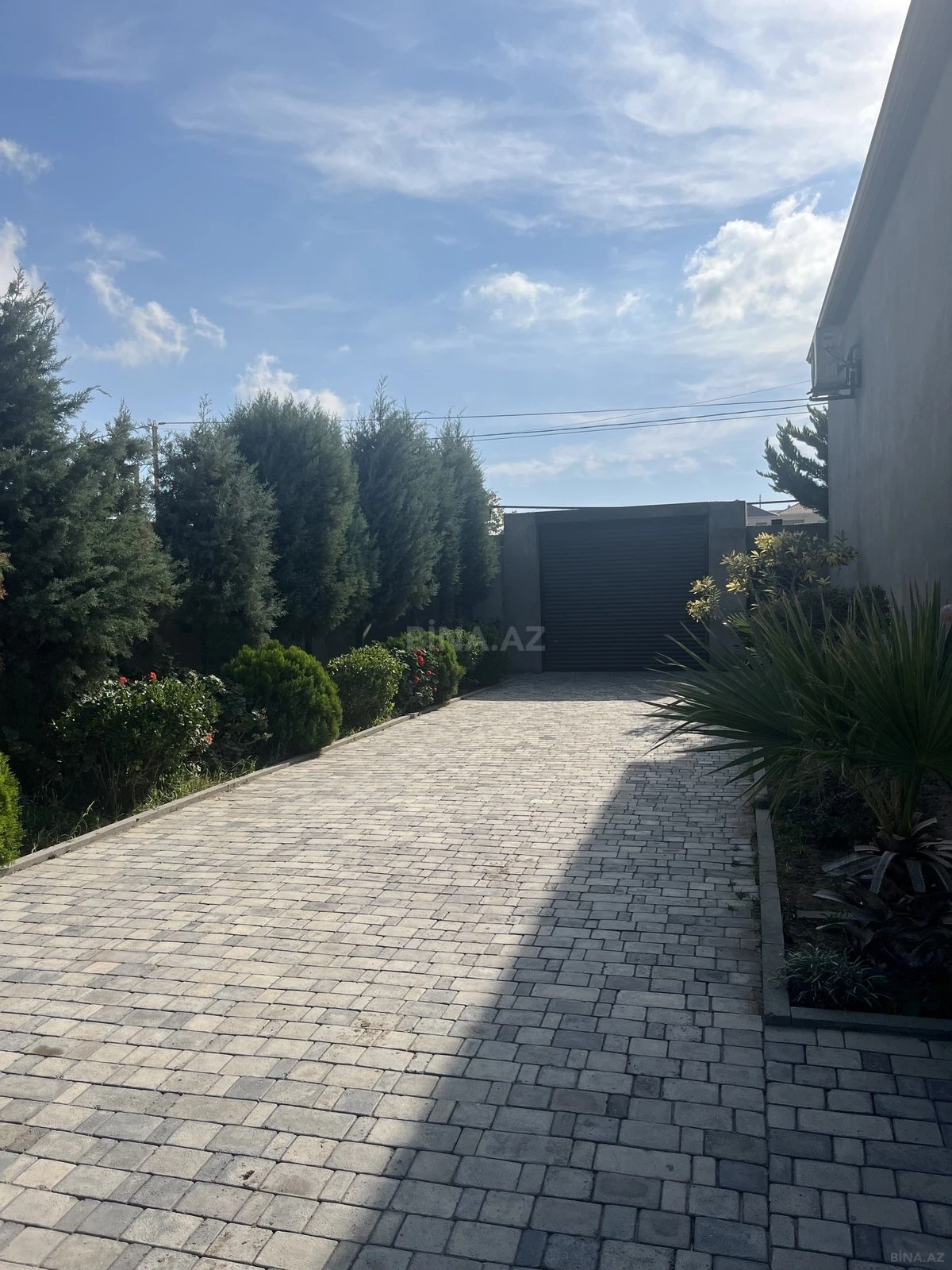 Satılır 6 otaqlı həyət evi 200 m²